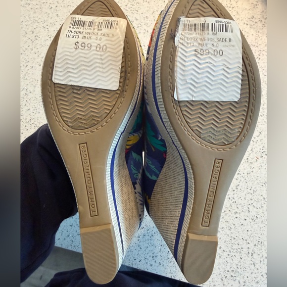 Tommy Hilfiger Women's Wedge Shoes size 9 - Picture 3 of 5